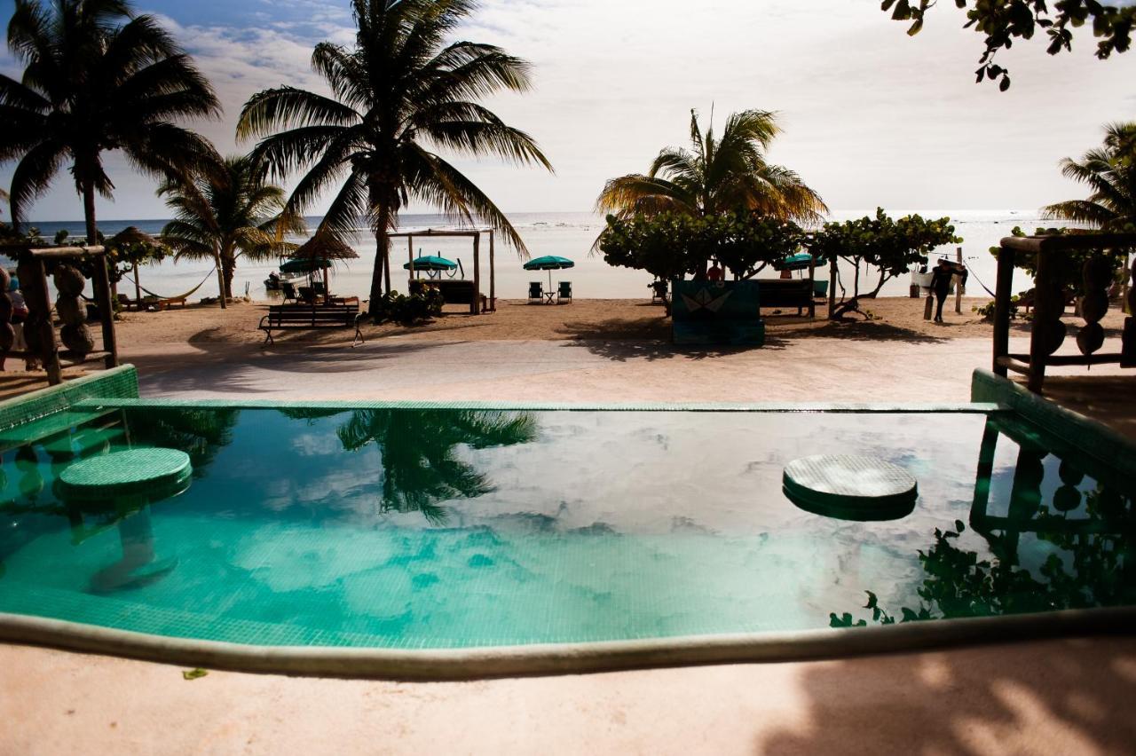 Nacional Beach Club & Bungalows Mahahual Exteriör bild
